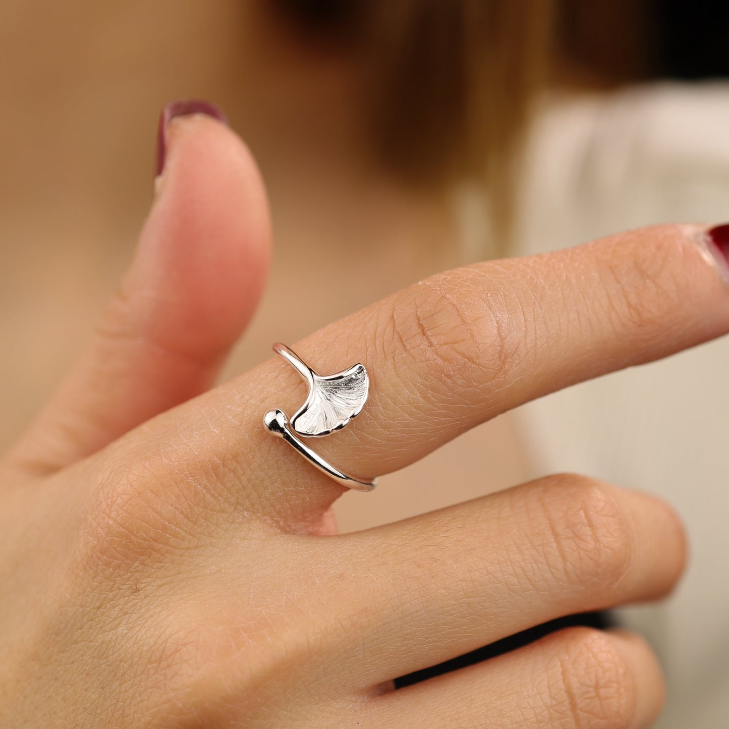 Ginko Ring on a hand model
